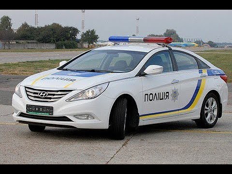 Вас зупинила дорожня поліція.  Як себе вести та про які права варто знати?