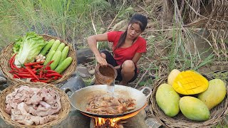 Pork intestine spicy cooking so delicious food for dinner - Survival cooking in forest