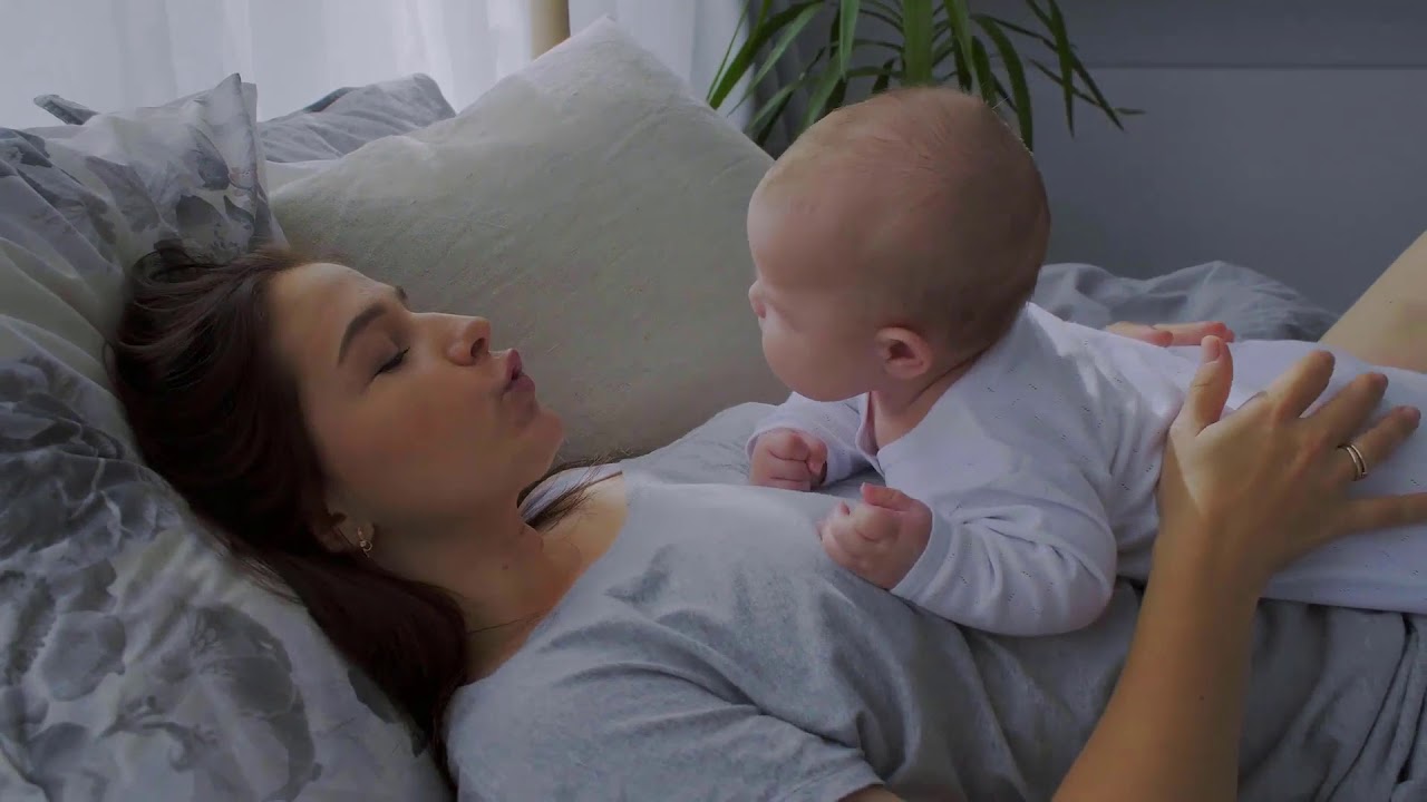 costzon folding diaper station