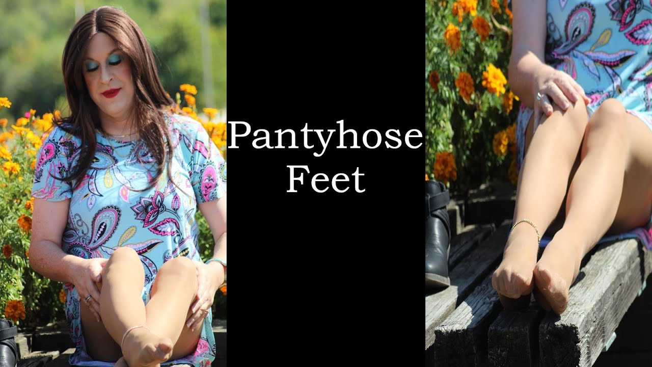 Crossdresser's Pantyhose Feet at the Park