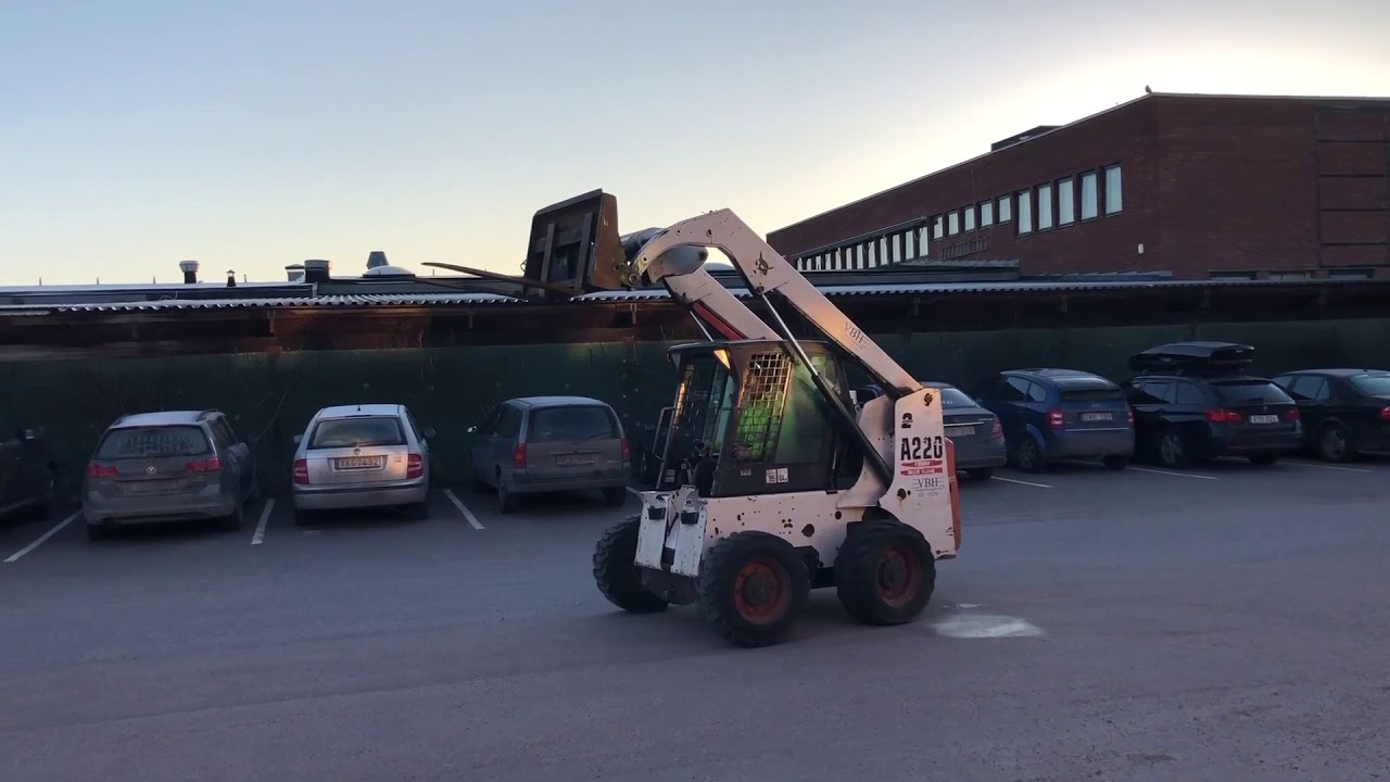 Köp Kompaktlastare Bobcat A220 på Klaravik