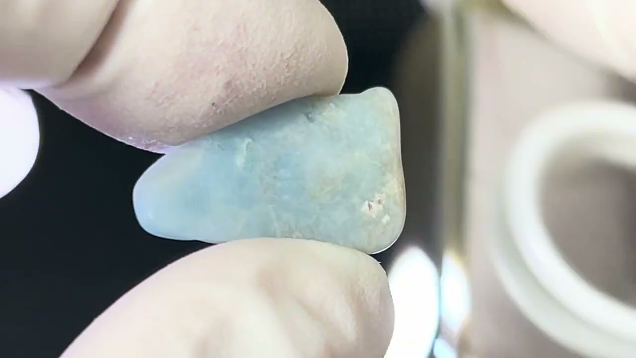 糸魚川入りコン沢産青ひすい原石（透過性あり） 2.0g - パーフェクト