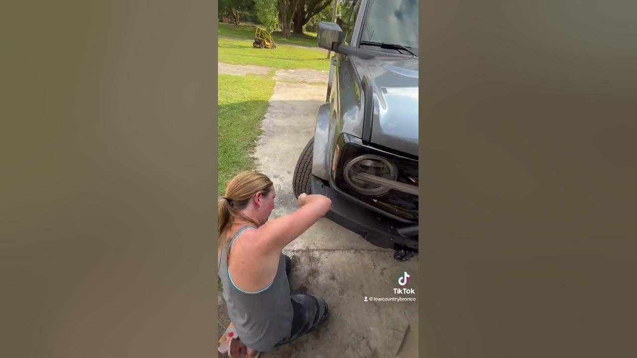 Removing crash bars on Bronco to get ready for bigger tires YouTube