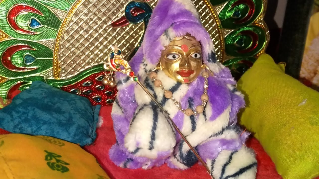 How to make cord set with hanky (rumal se laddu gopal ji k garam kapde kese bnaya )very simple trick