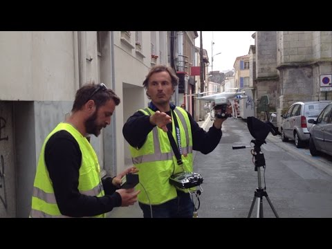 Un drone filme le toit de l'église Notre-Dame-de-Bon-Port