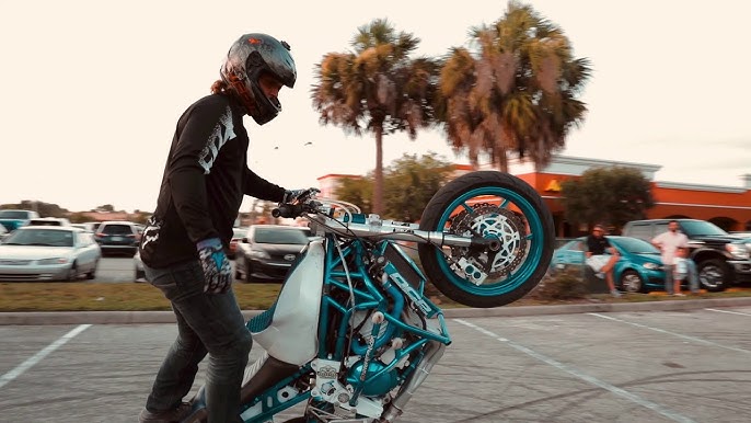 Xre 300 . . . . . . . . . . . . . . . . #stuntgang #wheelies  #bikersofinstagram #stunt