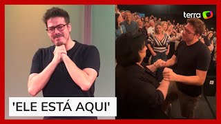 Fabio Porchat cai no choro após ver mãe de Paulo Gustavo em sua peça