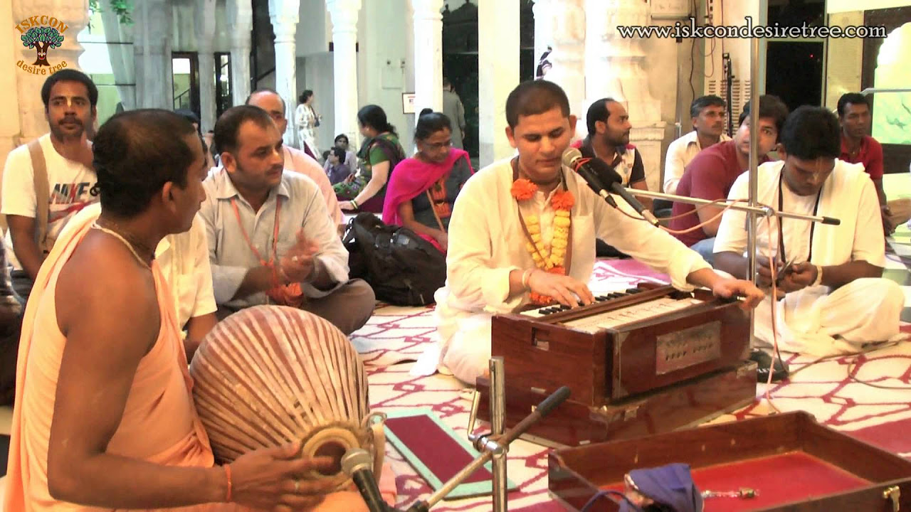 Hare Krishna Kirtan by Radha Mohan Das at ISKCON Juhu on 26 September 2014