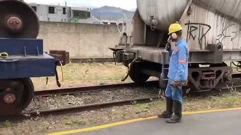 Coupling freight train process Center Buffer Coupler (CBC)