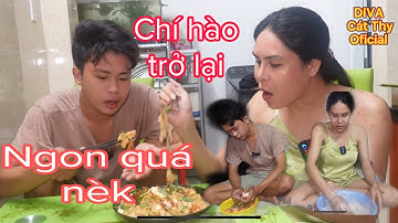 DIVA cát thy và Chí Hào tự trộn bánh tráng
