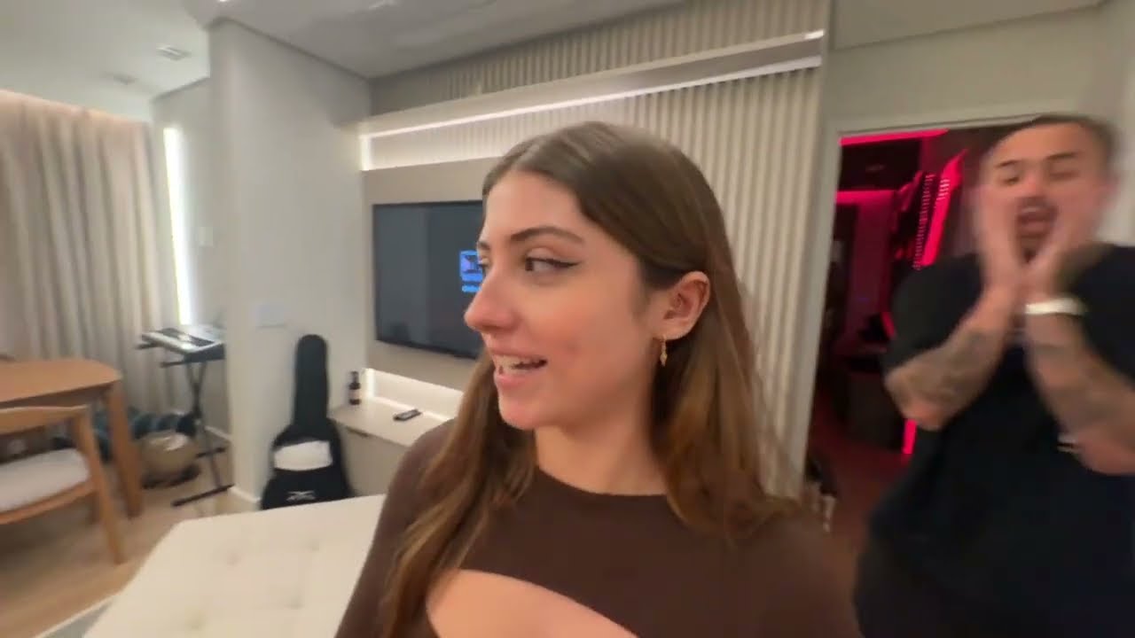 SOFIA ESPANHA MOSTRA SEU APARTAMENTO PARA O JHOW!