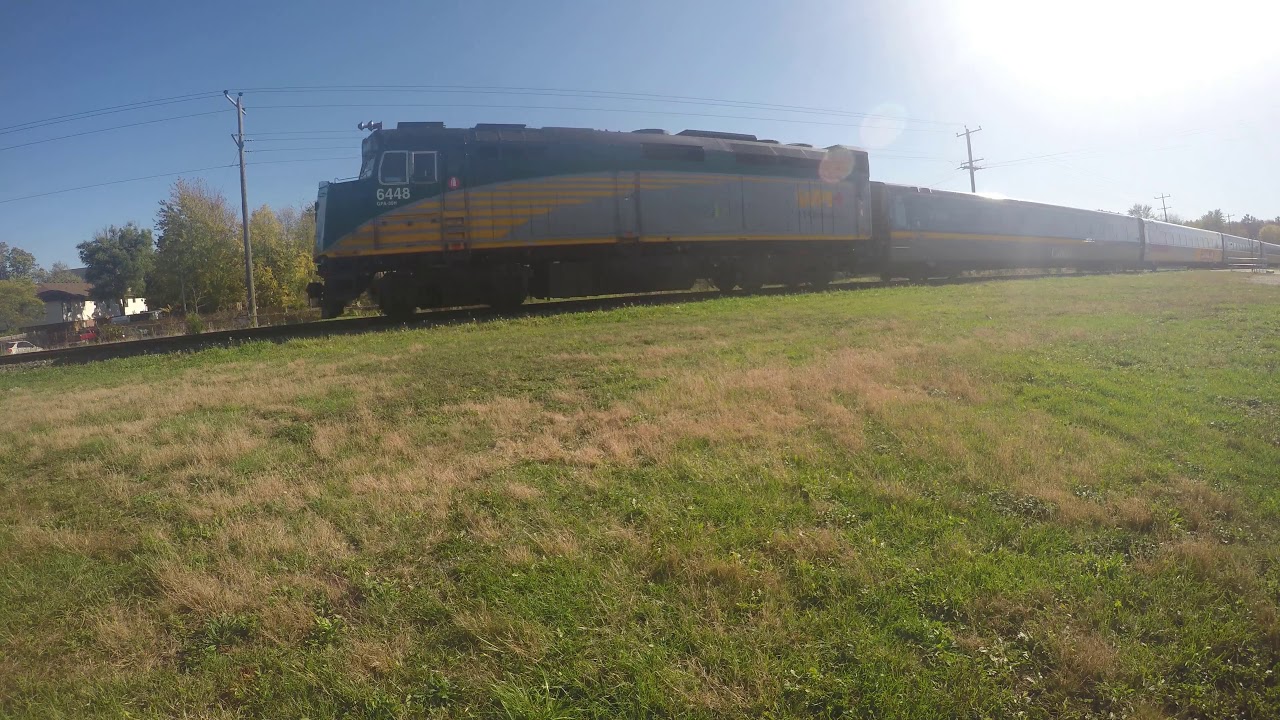 VIA Rail passenger train #73 & #76 meet, Glencoe ON (trackside) [4k] (2017-Oct-18)