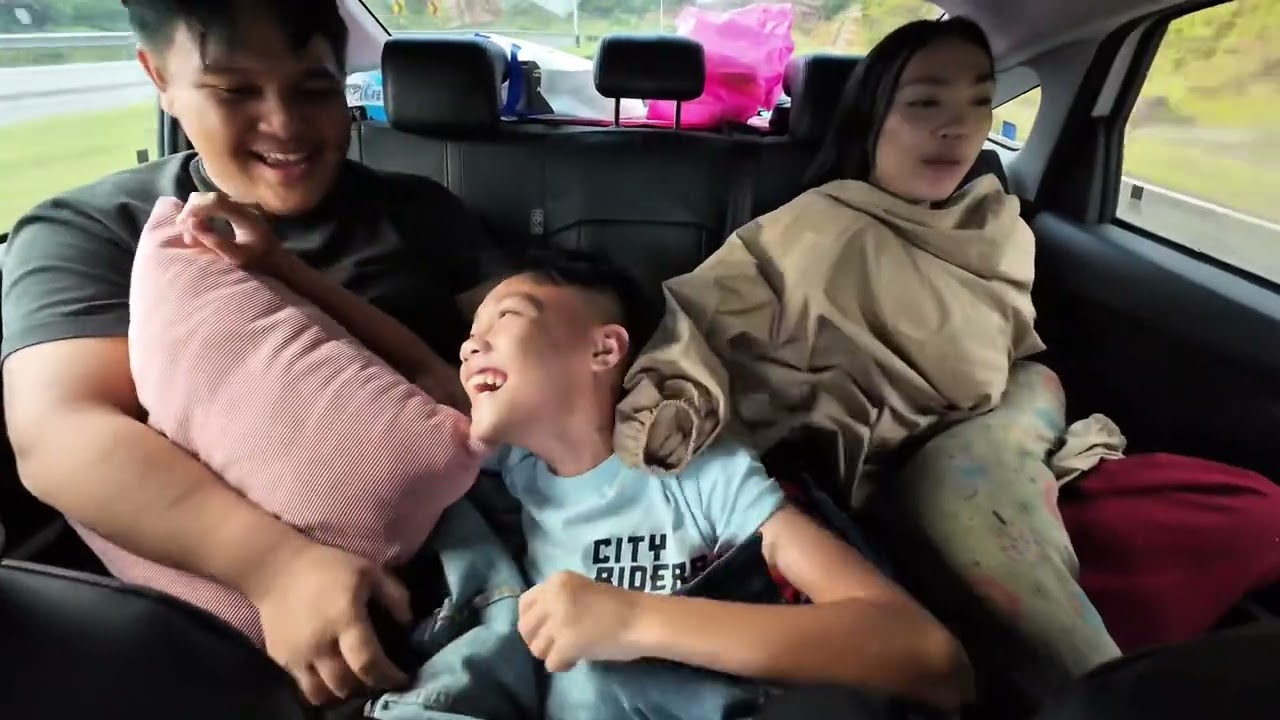 MAKAN TENGAHARI SEBELUM BERTOLAK BALIK SIBU //