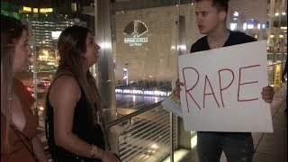 Extreme Sign-holding in Las Vegas