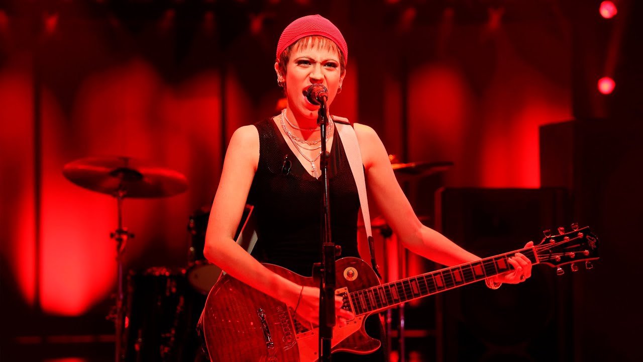 Melani imita a The Cranberries en 