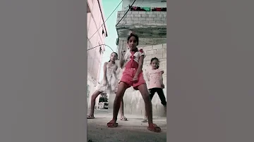 رقص على اغنية اجنبية روعة 