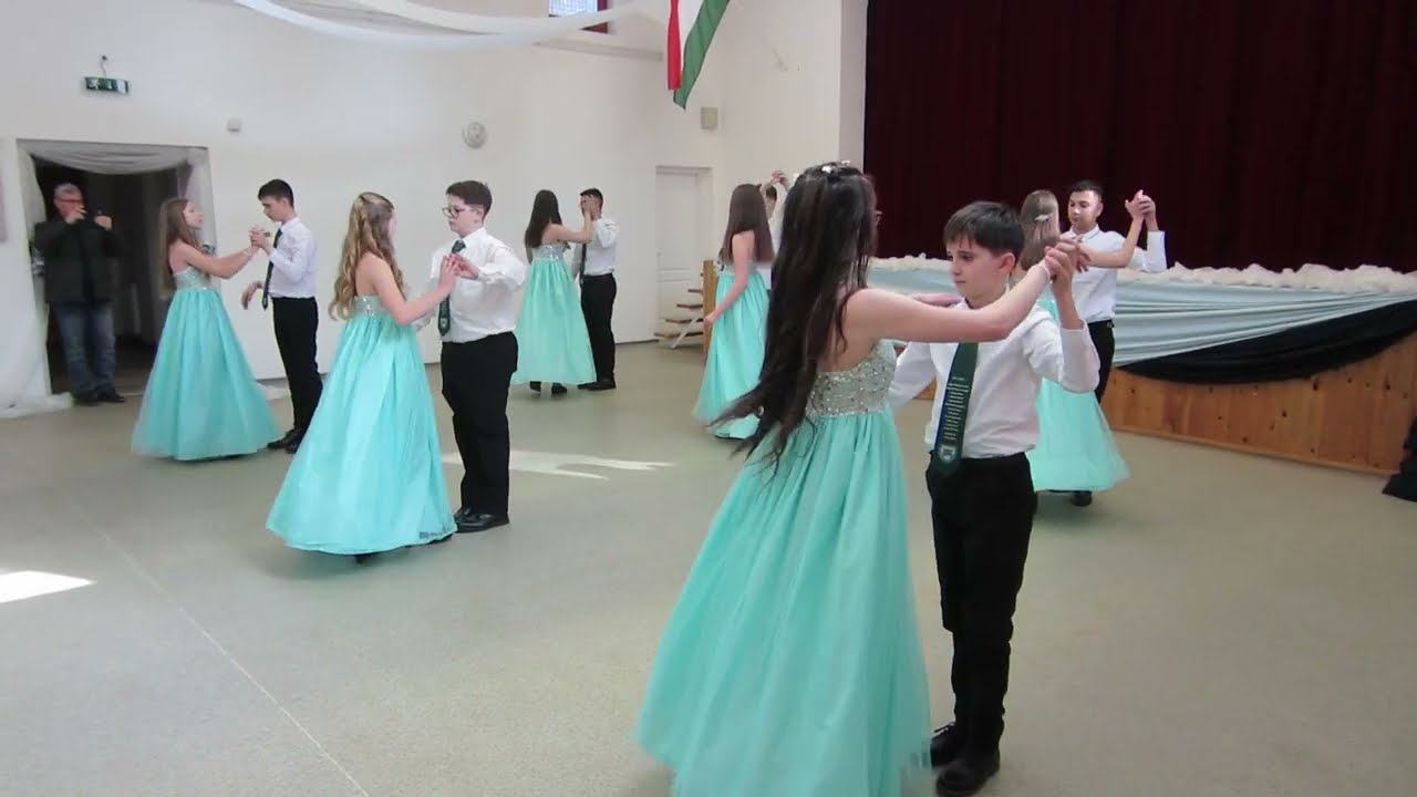 Általános Iskola - Keringőző 8. osztályosok 2025 II.