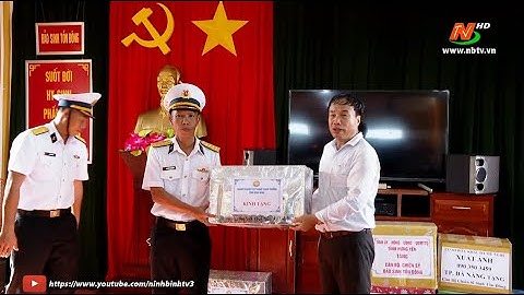 Tặng quà cán bộ, chiến sỹ và nhân dân huyện đảo Trường Sa