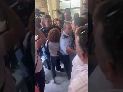 متابعة صحفية قوات الاحتلال تقتحم منزل الصحفية الراحلة شيرين أبو عاقلة في بلدة بيت حنينا بالقدس 