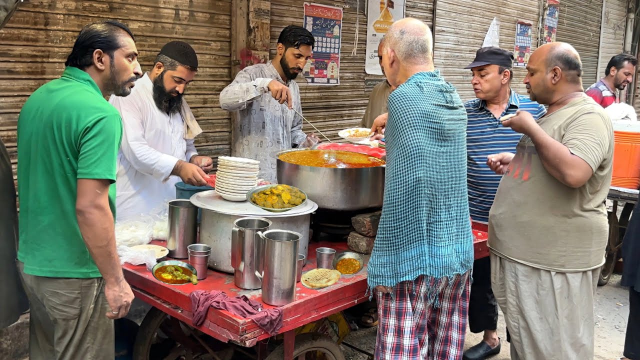 50 Years OLD Breakfast 😱 Haji HABIB Anda Chanay | STREET Food LAHORE Pakistan | STREET Food TRENDS