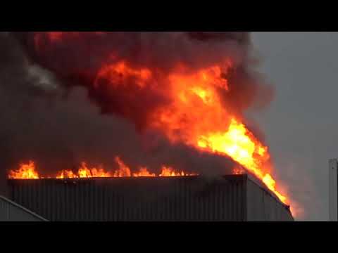 Zeer grote brand Fire Up (aanmaakblokjesfabriek). Oisterwijk 28-07-2019