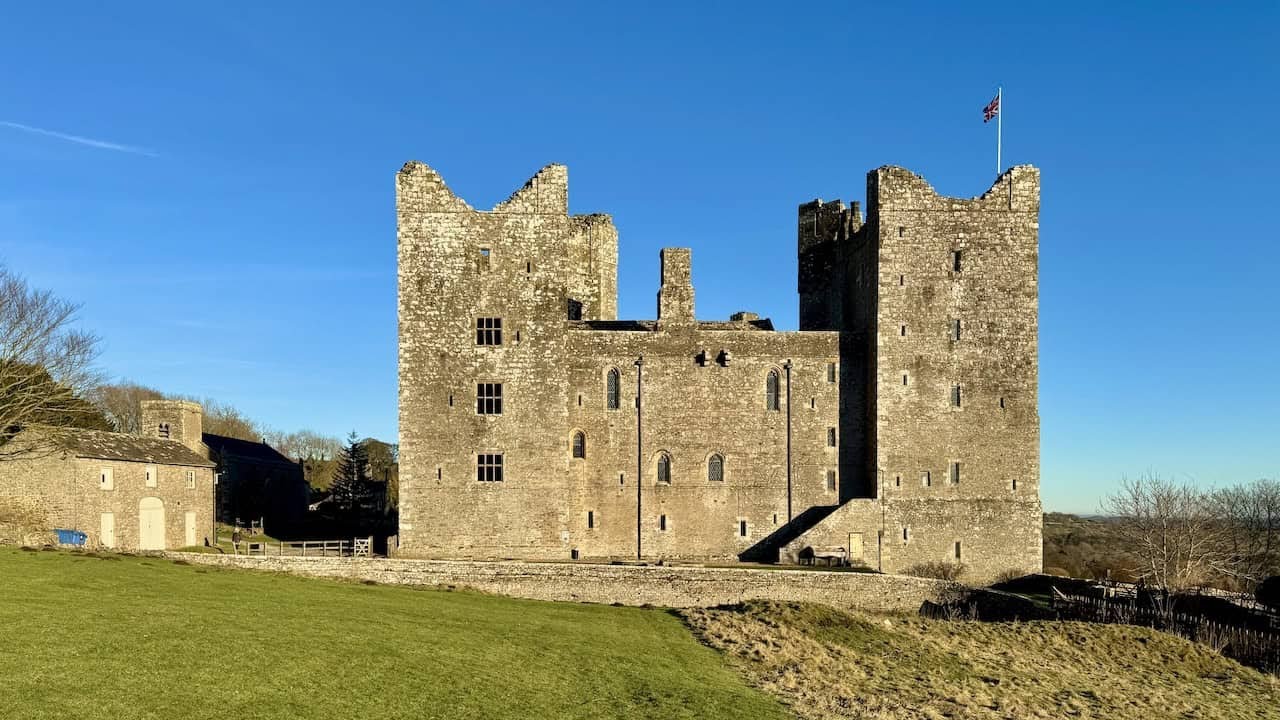 Bolton Castle Walk: Explore Wensleydale’s Moorland and Villages