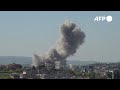 تصاعد أعمدة الدخان من مدينة النبطية مع استمرار القصف الإسرائيلي على جنوب لبنان | AFP
