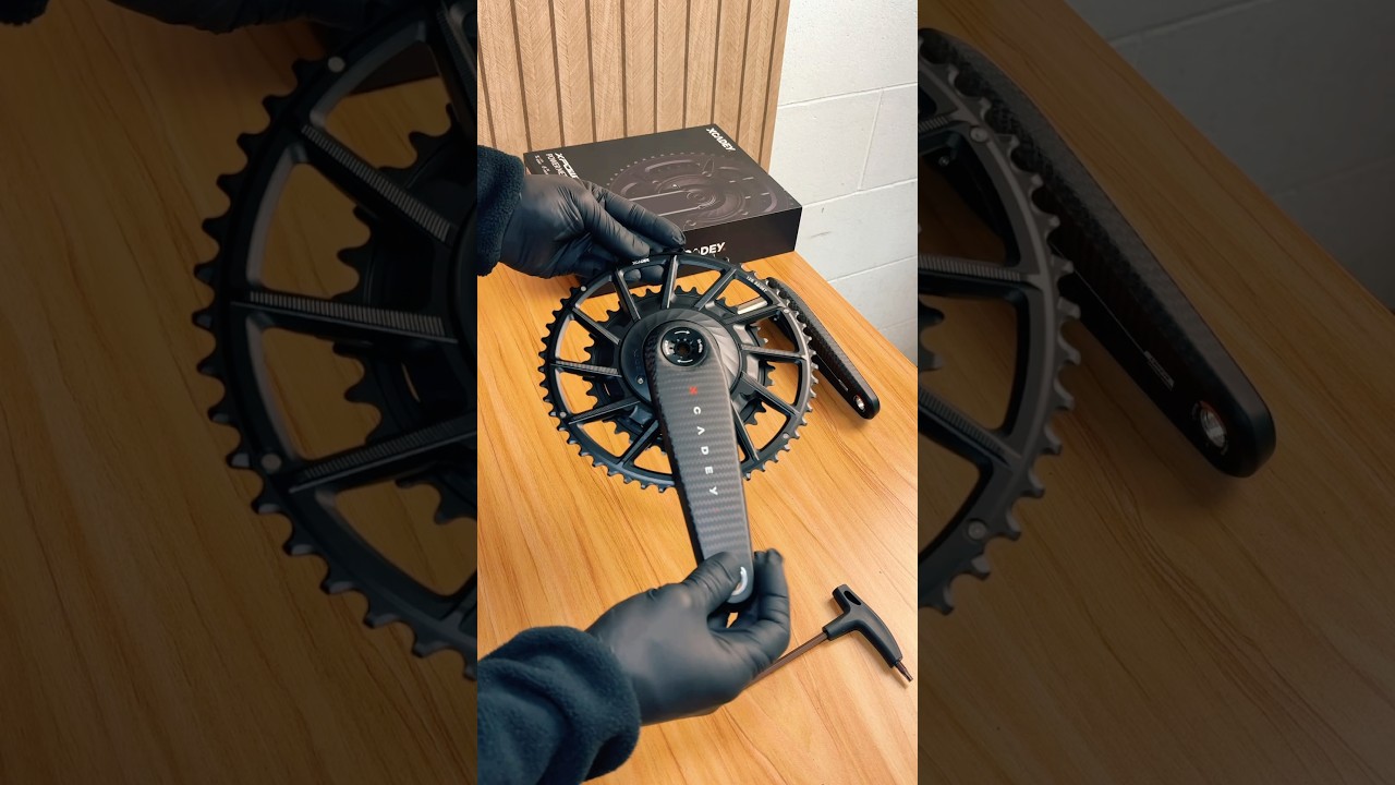 Carbon masterpiece: XCADEY VENTUS PM 170 mm crankset. 