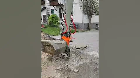 Kinshofer NOX Tiltrotator with Gripper