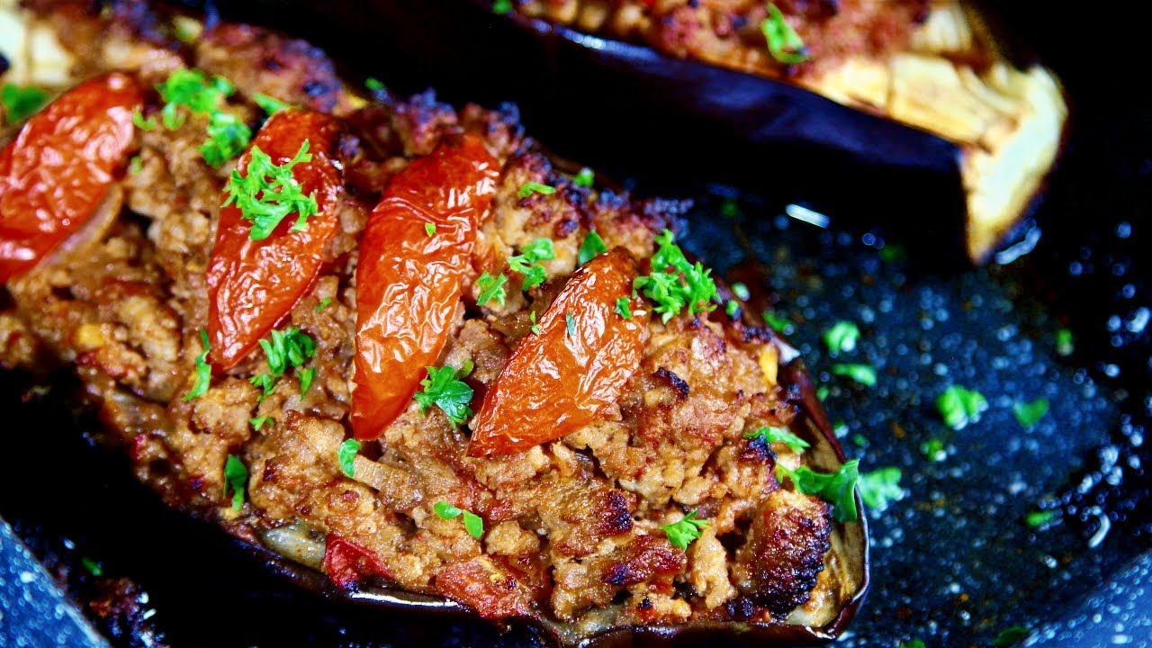 Пълнени патладжани с кайма