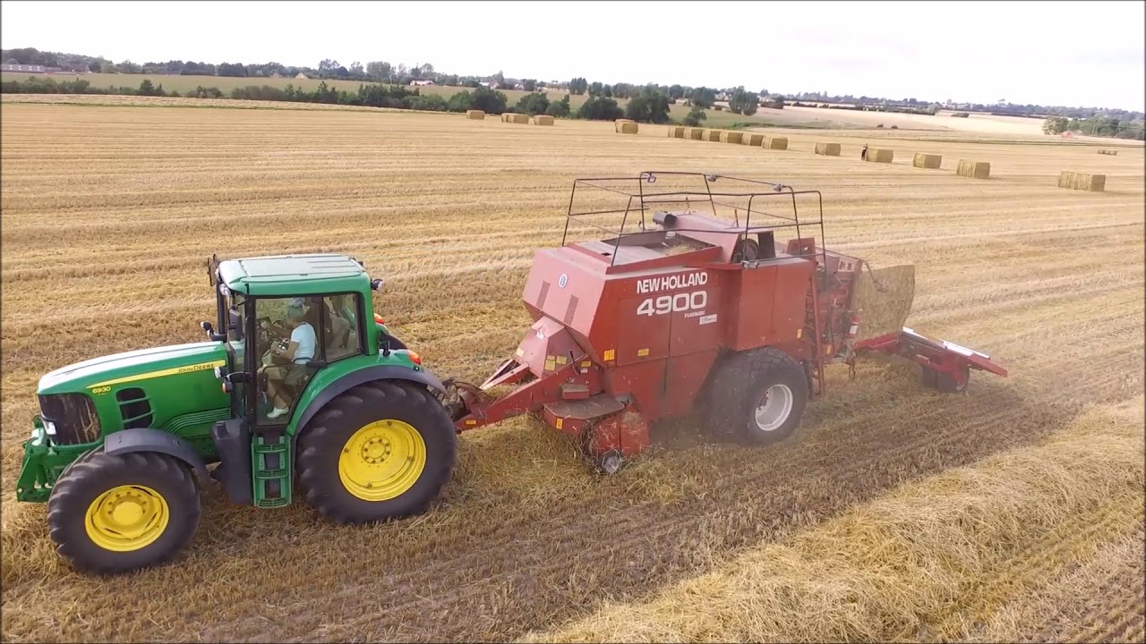 Harvest 2017 - Baling straw - John Deere 6930 + New Holland 4900 - HD