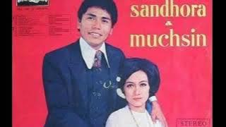 Titiek Sandhora & Muchsin A - Teratai Merah