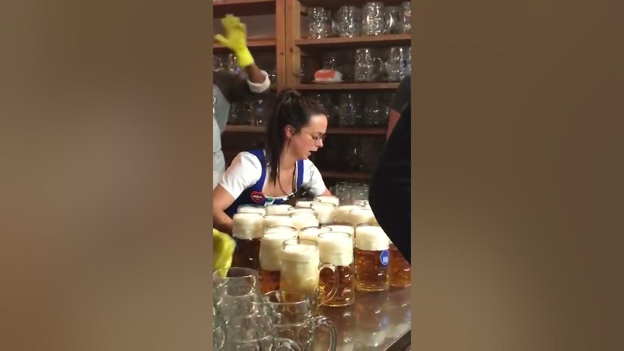 Oktoberfest Heroes: Andrea