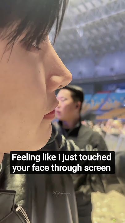 Just Touched Sunghoon through Screen 😭💙He's so close it gives me Chills! #enhypen #sunghoon #ENGENE