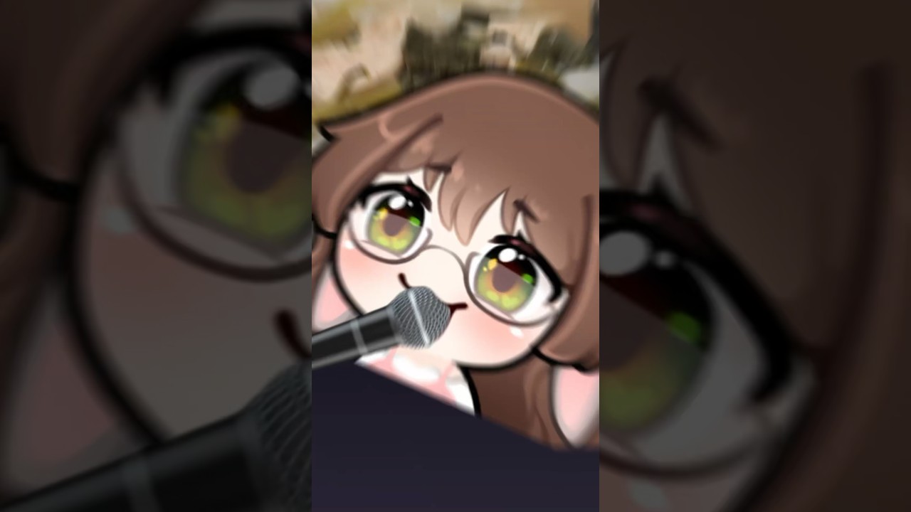 Maevyn tries to eat her chat 