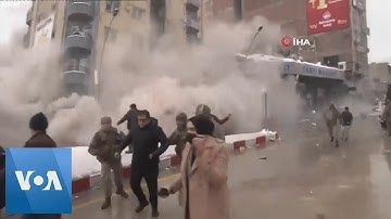 Building Collapses in Turkey in Aftershock Earthquake | VOA News