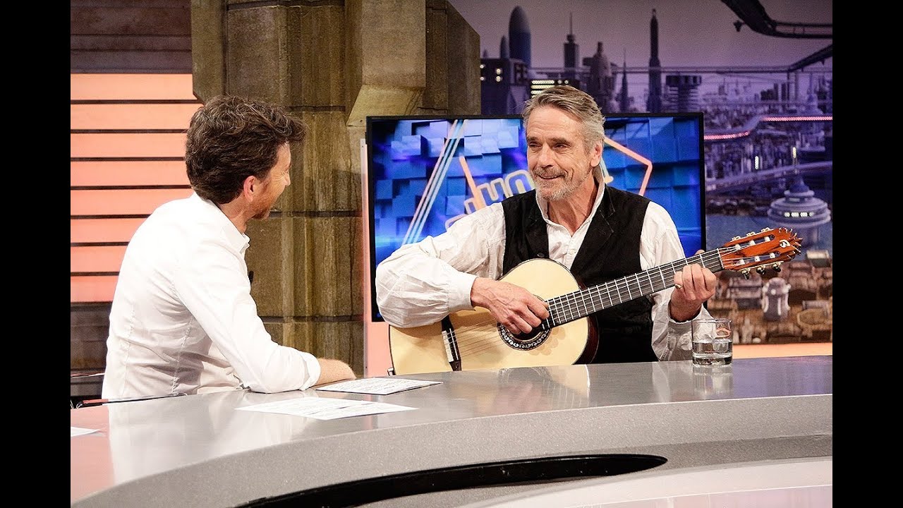 El Hormiguero 3.0 - Jeremy Irons canta y toca la guitarra en El Hormiguero 3.0