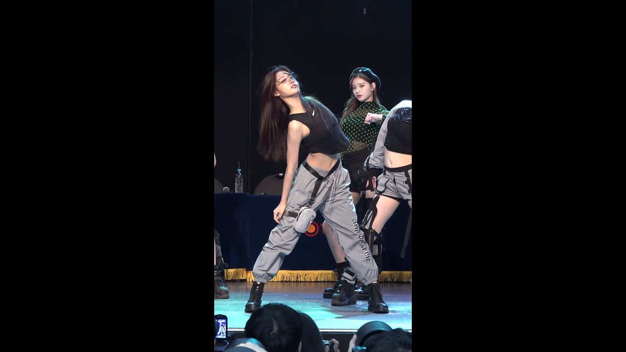 190824 에버글로우 [Everglow] - Adios [SIHYEON Focus]