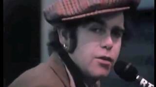 View Elton John Live Performance of Part Time Love at RTL Studios Paris