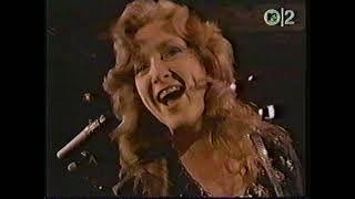 Watch Bonnie Raitt Baby Come Back video