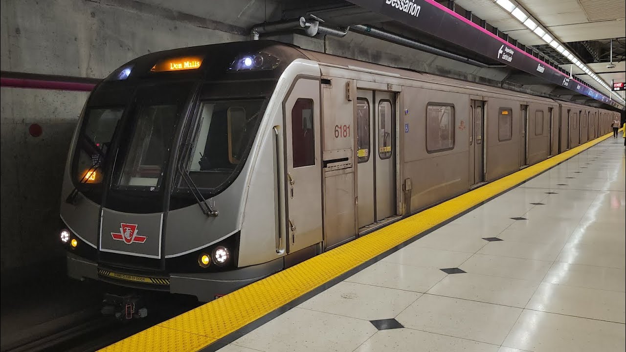 (4 Car Set) TTC 463 (Toronto Rocket) - 6181-6186 Departing Bessarion 