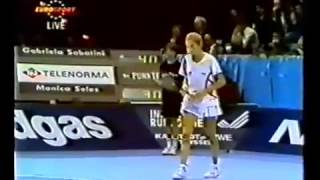 Gabriela Sabatini vs Monica Seles Exhibicion Essen 1989 (1/3)