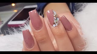 Uñas de acrílico en color uva elegantes con cristales. - thptnganamst.edu.vn