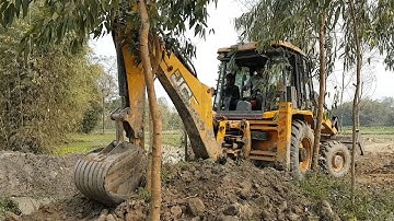 JCB Dozer Working at The Edge Of The Lake - JCB VIDEO - JCB Dozer Working Video 13