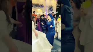 صديقة العروسة التى أشعلت الفرح برقصها