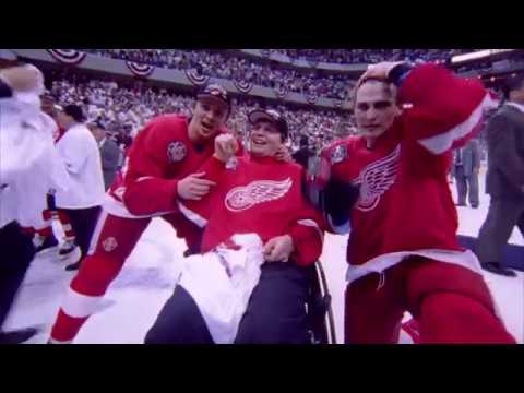 Vladimir Konstantinov of Detroit Red Wings and battle after limo crash