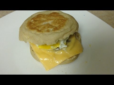 How make a quick breakfast sausage muffin