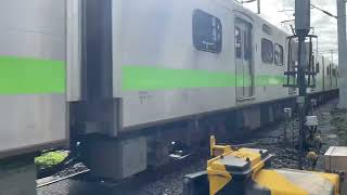 1218次EMU900型區間車往基隆通過桃園國際路平交道