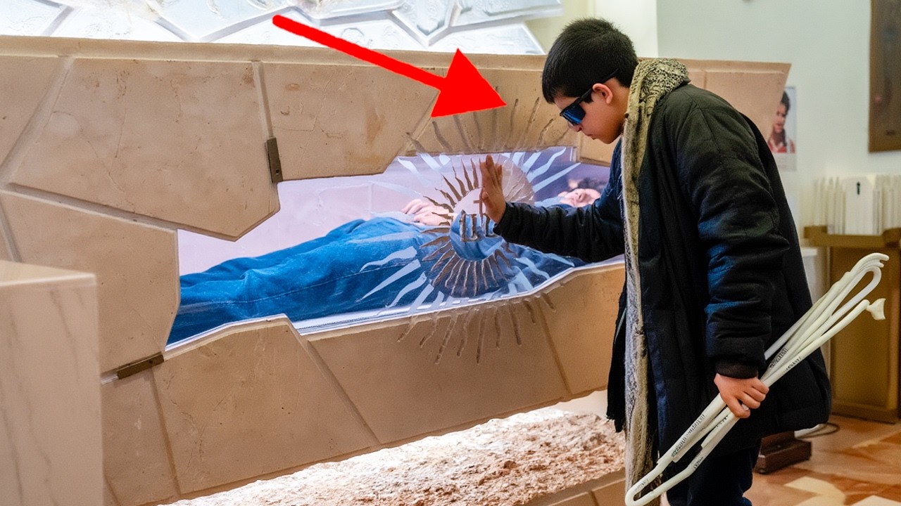 Un Niño ciego tocó la tumba de Carlo Acutis... Lo que ocurrió después desafía toda lógica humana