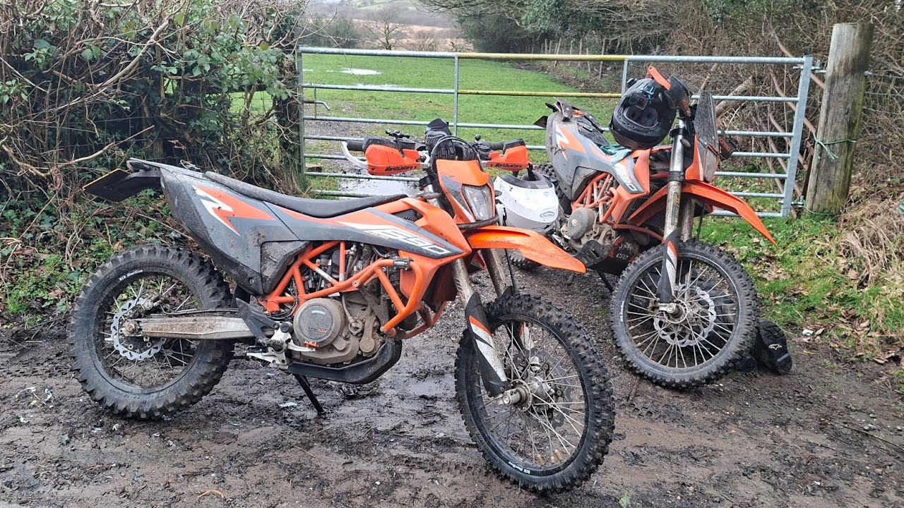 RHONDDA VALLEYS RIDE...Ktm gets stuck in mud!